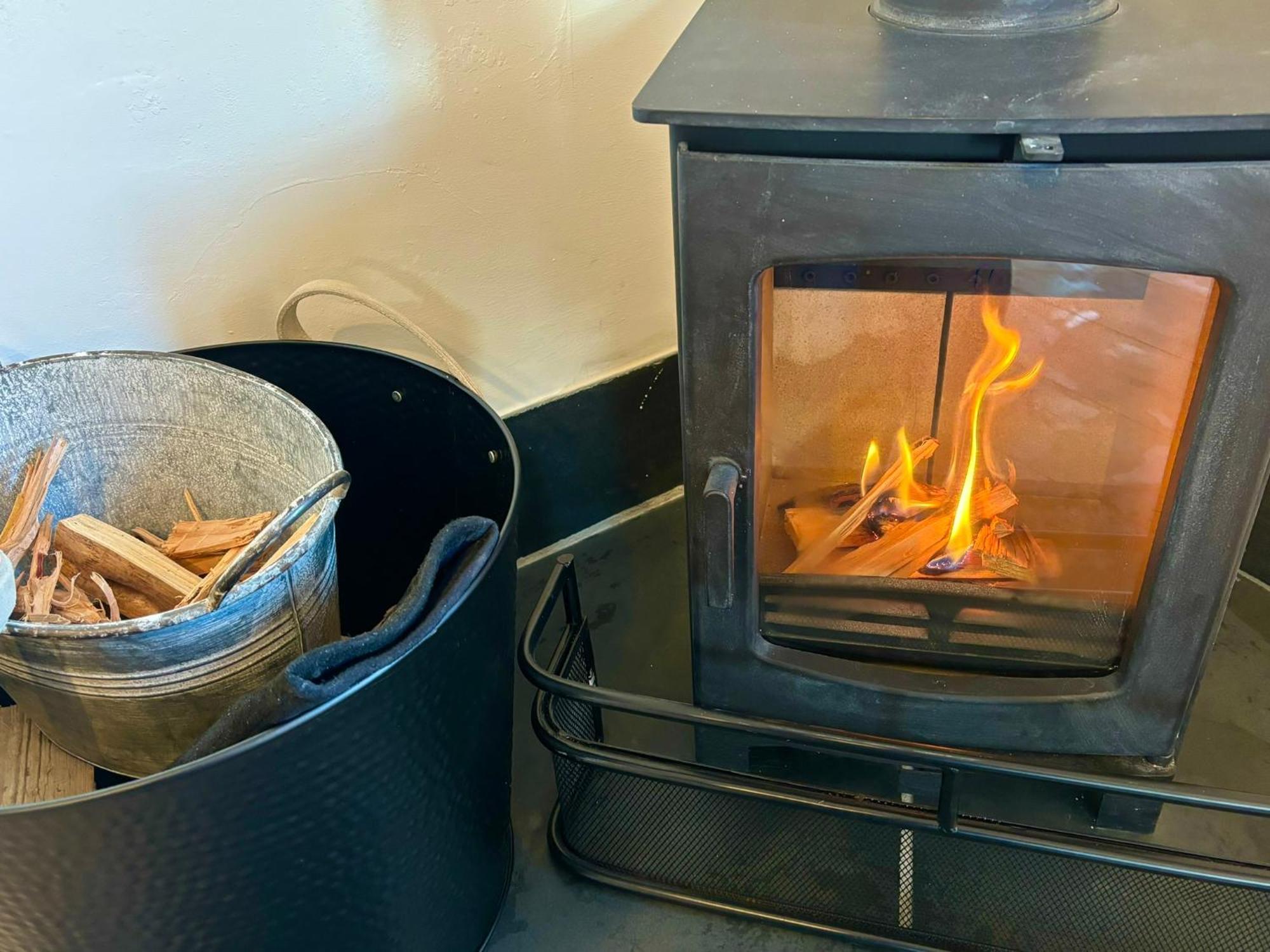 Polrunny Farm Seaberry Cottage With A Sea View And Log Burner Боскасл Екстер'єр фото